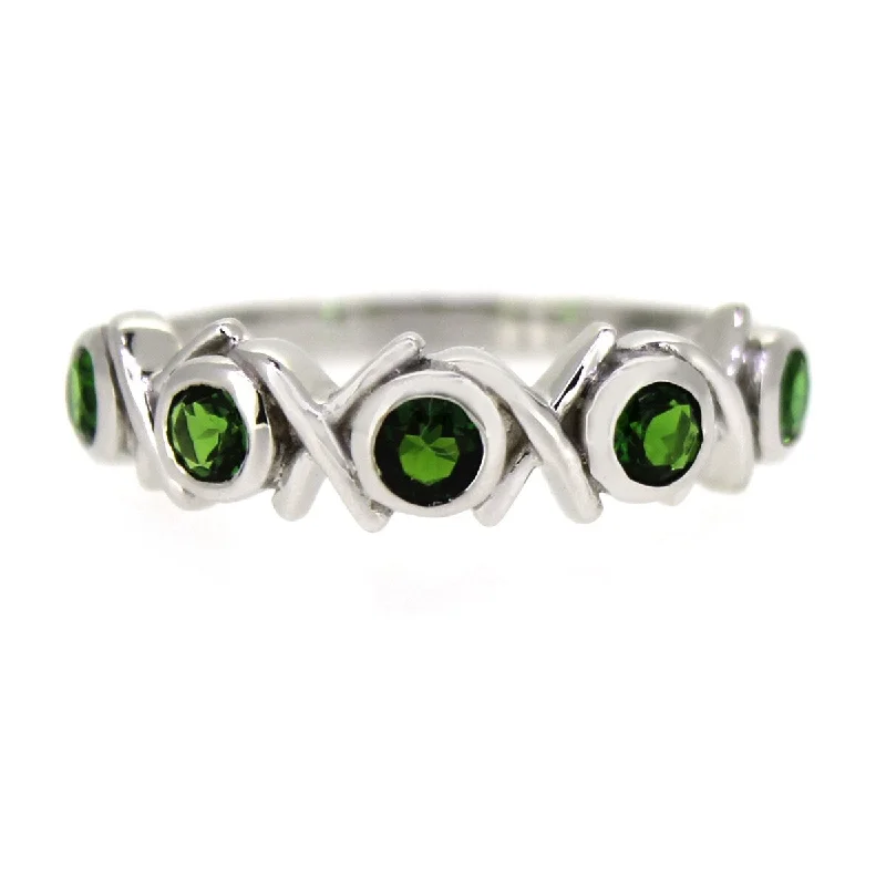 Iolite Gemstone Rings in 10K Gold with a Twisted Band for a Distinctive and Stylish Accessory925 Sterling Silver Chrome Diopside 5-Stone Ring Iolite Gemstone Rings in 10K Gold with a Twisted Band for a Distinctive and Stylish Accessory925 Sterling Silver Chrome Diopside 5-Stone Ring