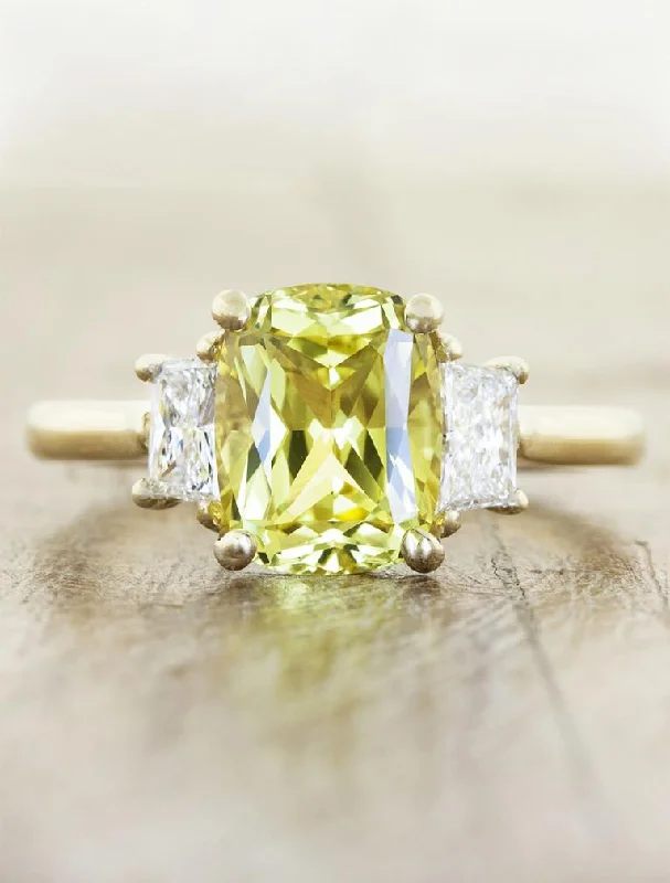 Men's Aquamarine Engagement Rings in 9K Gold with a Bezel - Set StoneAlamina - Yellow Sapphire Men's Aquamarine Engagement Rings in 9K Gold with a Bezel - Set StoneAlamina - Yellow Sapphire
