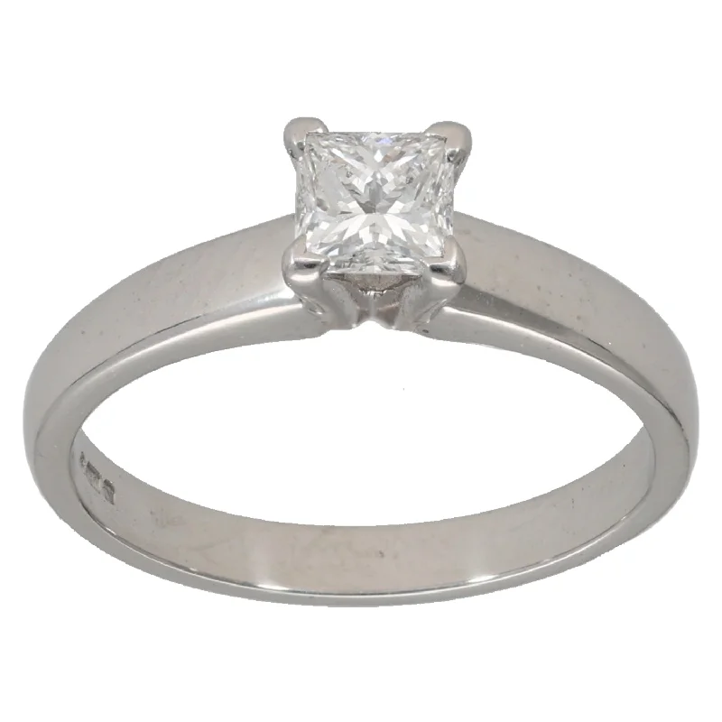 Men's Alexandrite Engagement Rings in Platinum with a Hidden Halo of Diamonds18ct White Gold 0.51ct Diamond Solitaire Ring Size M Men's Alexandrite Engagement Rings in Platinum with a Hidden Halo of Diamonds18ct White Gold 0.51ct Diamond Solitaire Ring Size M