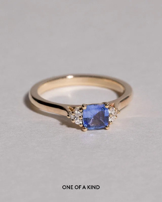 Men's Tanzanite Engagement Rings in Palladium with a Three - Stone ArrangementFleur 0.58ct Sapphire Ring Men's Tanzanite Engagement Rings in Palladium with a Three - Stone ArrangementFleur 0.58ct Sapphire Ring