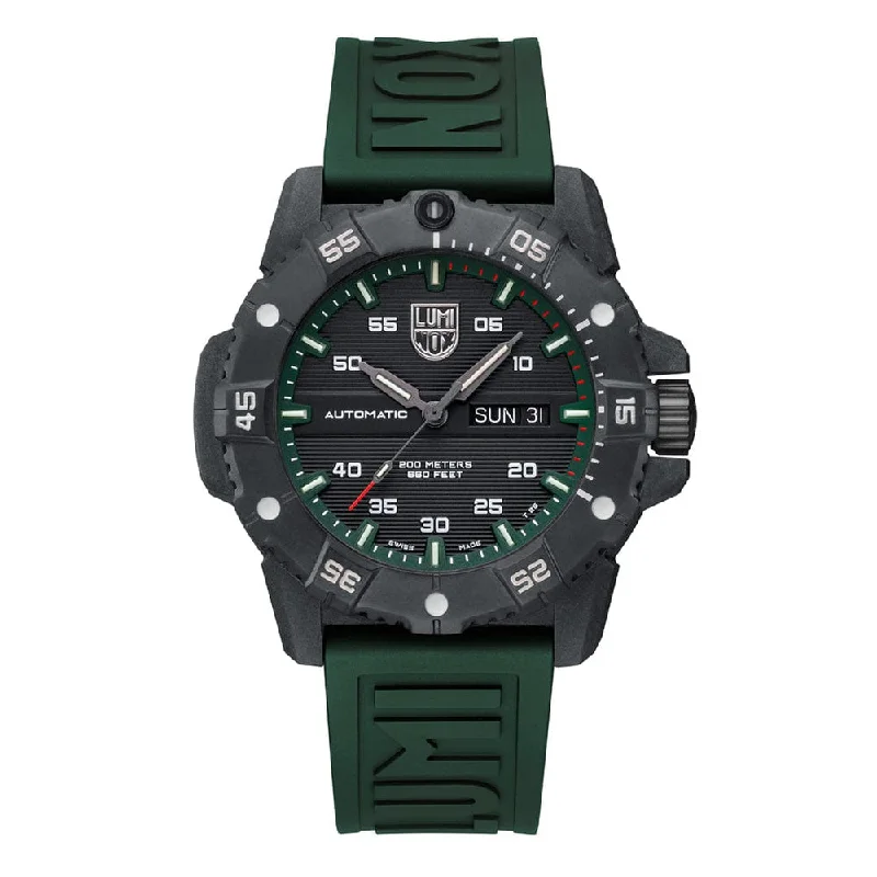 Men's Malachite Engagement Rings in 14K Gold with a Carved Stone CenterpieceMaster Carbon Seal Automatic, 45 mm Xs.3877 Men's Malachite Engagement Rings in 14K Gold with a Carved Stone CenterpieceMaster Carbon Seal Automatic, 45 mm Xs.3877