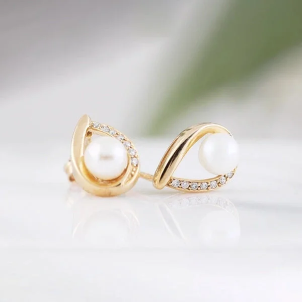 Pearl & Diamond Teardrop Stud Earrings