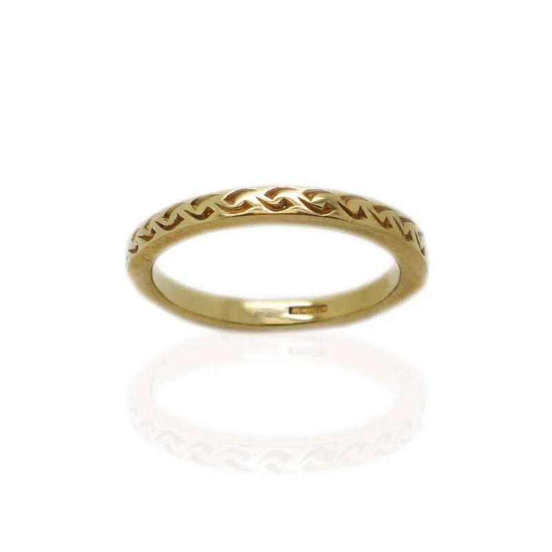 Modern Celtic Design Ring in Gold