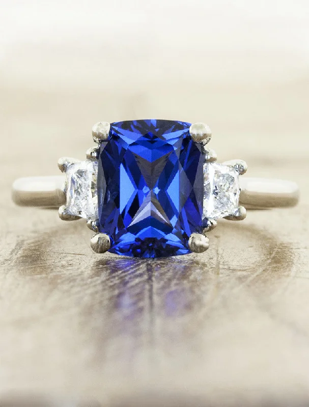 Men's Diamond Engagement Rings with Platinum Band and Halo Setting for a Luxury ProposalAlamina Men's Diamond Engagement Rings with Platinum Band and Halo Setting for a Luxury ProposalAlamina