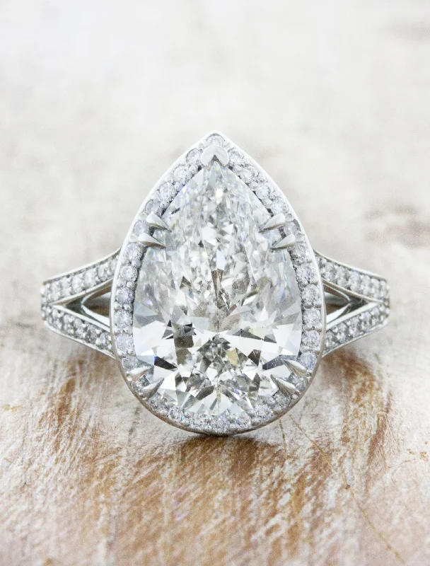 Men's Peridot Engagement Rings in 14K Gold - Filled Metal with a Micro - Pave SettingAlva Men's Peridot Engagement Rings in 14K Gold - Filled Metal with a Micro - Pave SettingAlva