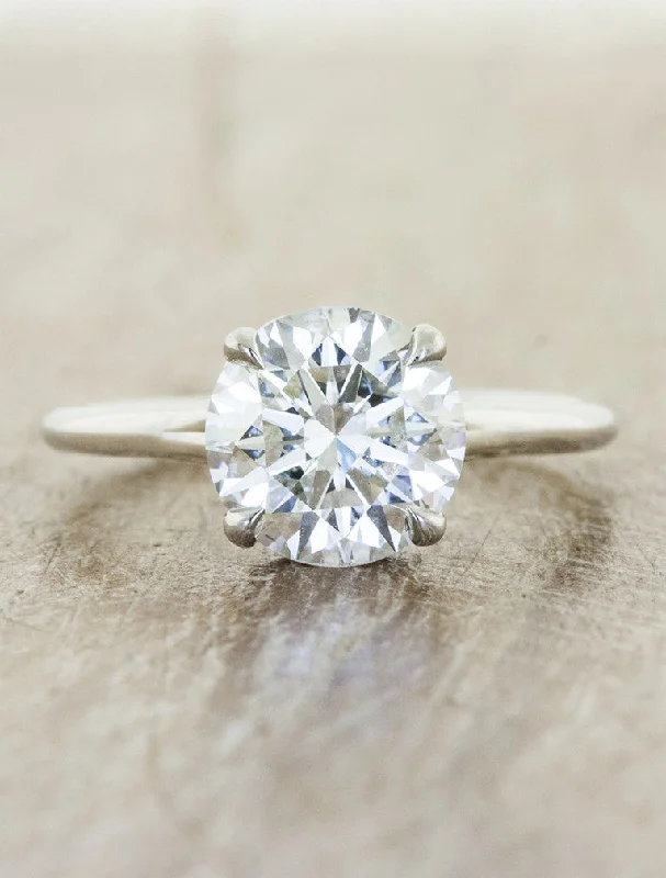 Men's Alexandrite Engagement Rings in Platinum with a Hidden Halo of DiamondsAliss Men's Alexandrite Engagement Rings in Platinum with a Hidden Halo of DiamondsAliss