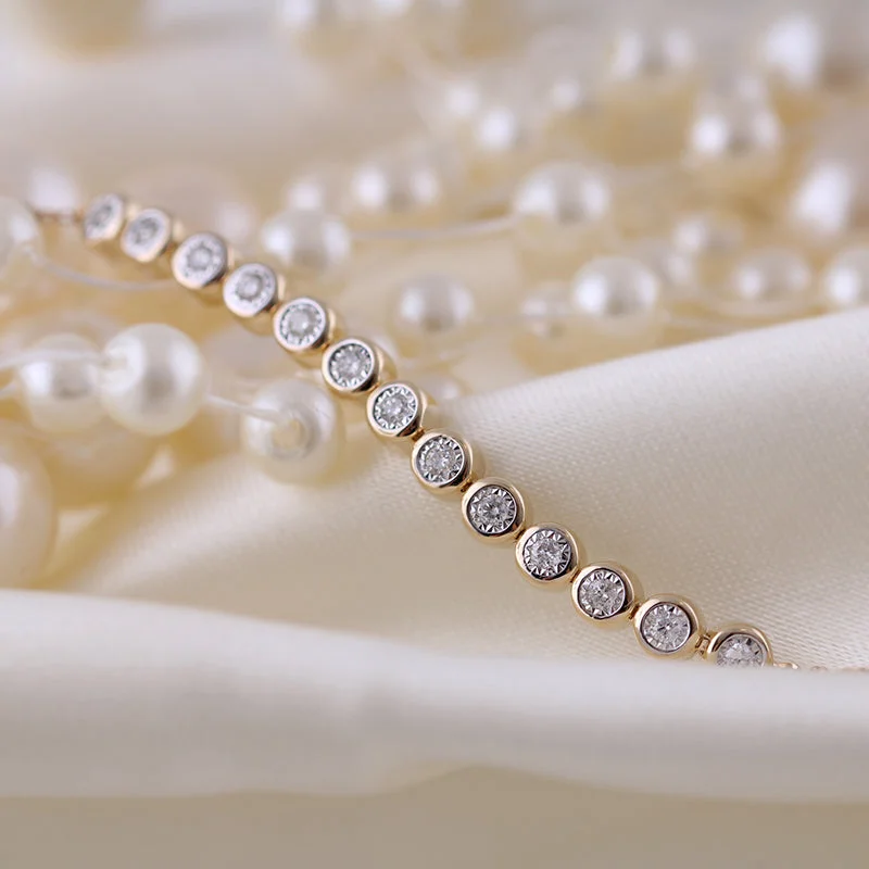 Bezel Diamonds & Chain Bracelet