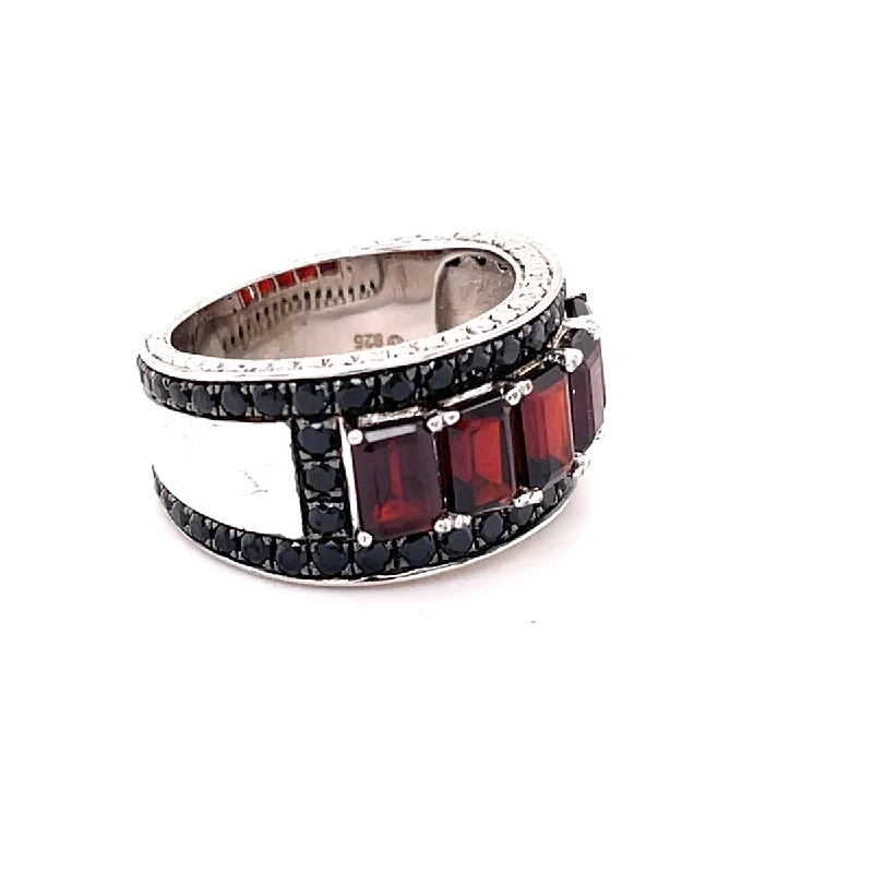 Agate Gemstone Rings in Sterling Silver with a Mosaic - Inspired Inlay for a Bohemian Style925 Sterling Silver Black Spinel and Red Garnet Gemstone Band Ring Agate Gemstone Rings in Sterling Silver with a Mosaic - Inspired Inlay for a Bohemian Style925 Sterling Silver Black Spinel and Red Garnet Gemstone Band Ring