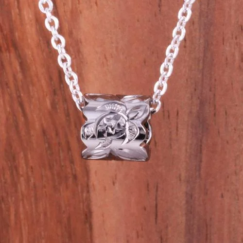Chunky chain necklaces for bold looksSterling Black Silver Plated Maile Leaf with Honu (Turtle) Barrel Pendant (Chain Sold Separately) Chunky chain necklaces for bold looksSterling Black Silver Plated Maile Leaf with Honu (Turtle) Barrel Pendant (Chain Sold Separately)