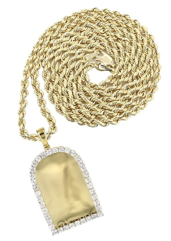 Animal-shaped pendants for nature enthusiastsDiamond 10K Yellow Gold Medium Headstone Picture Pendant Necklace | 3.85 Carats | Appx. 24 Grams Animal-shaped pendants for nature enthusiastsDiamond 10K Yellow Gold Medium Headstone Picture Pendant Necklace | 3.85 Carats | Appx. 24 Grams