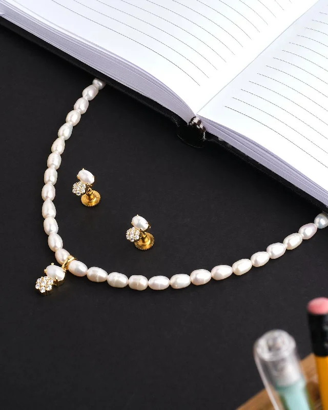 snake chain necklaces textureThe Yaretzi  Pearl Necklace Set